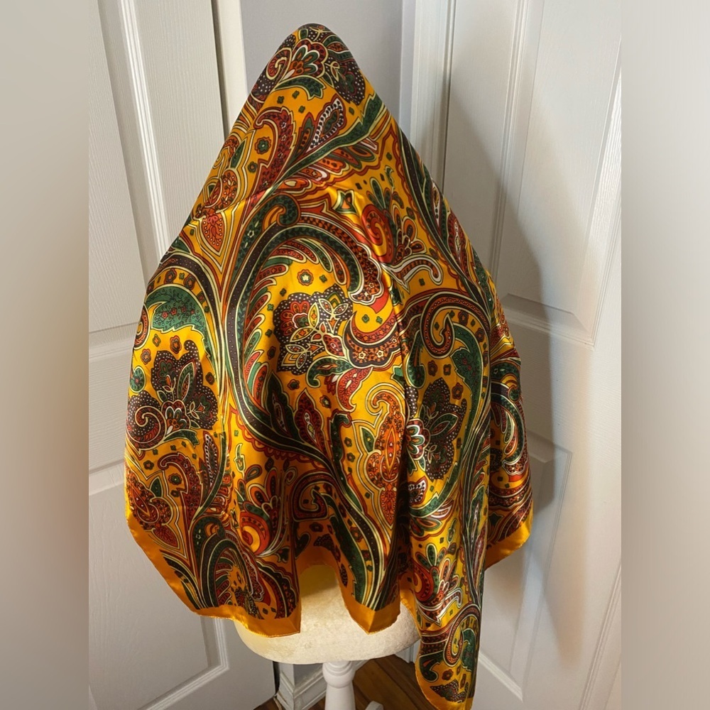 NWT Paisley Scarf in Orange, Green and Red - Picture 4 of 4